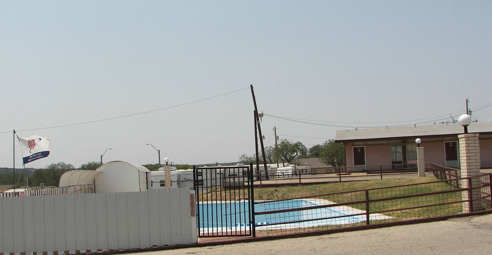 Holiday Host Motel Sonora Exterior photo